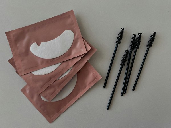 Your go-to handbook for selecting the ideal necklace length and style for any uk event